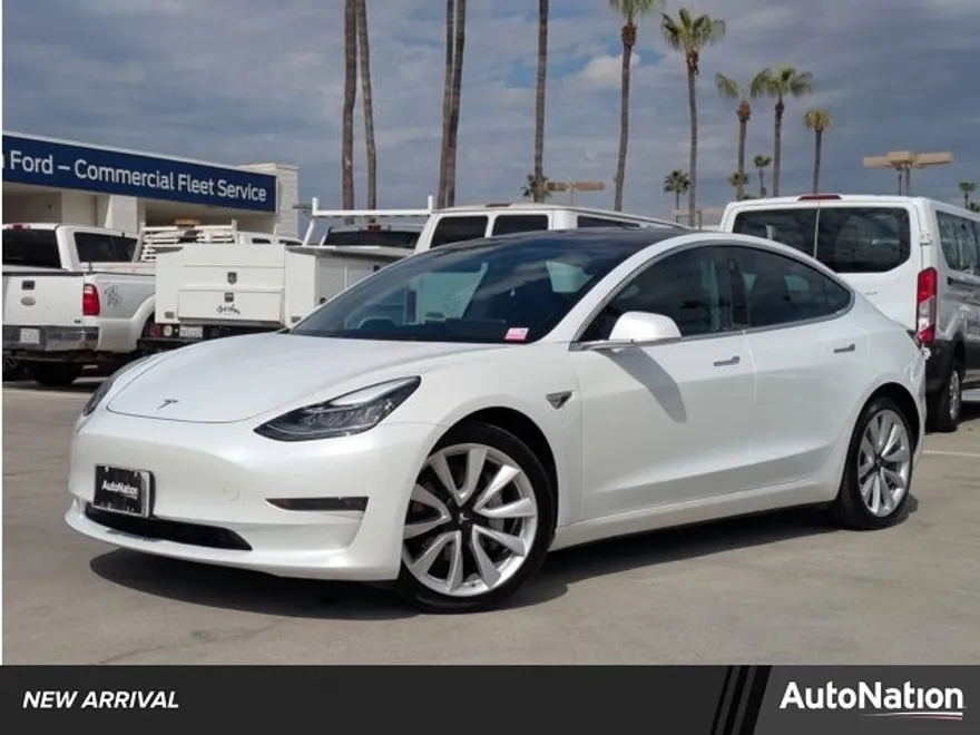 2018 Tesla Model 3 Long Range photo 1