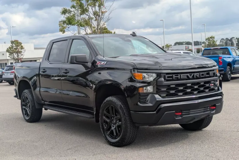 2025 Chevrolet Silverado 1500 Custom Trail Boss photo 1