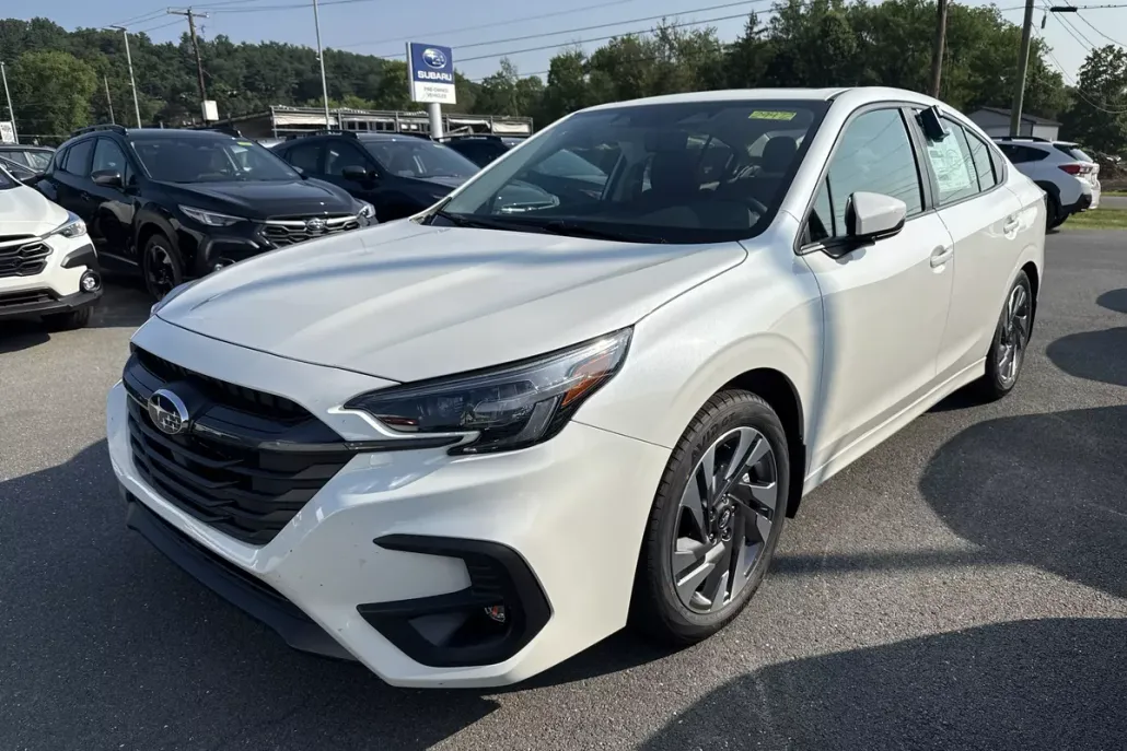 2025 Subaru Legacy Limited photo 1