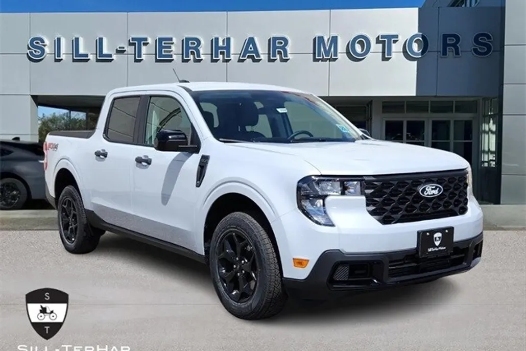 2025 Ford Maverick XLT photo 1