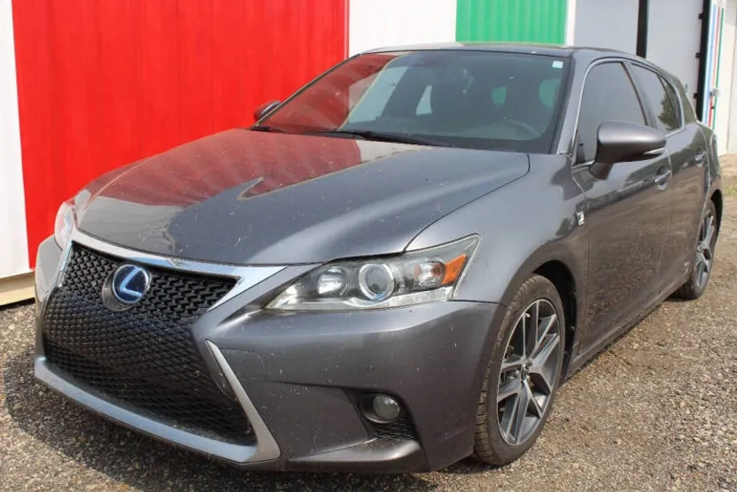 2014 Lexus CT 200h photo 1