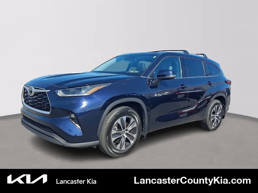 2021 Toyota Highlander XLE photo 1