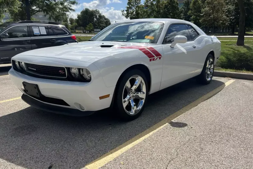 2013 Dodge Challenger R/T photo 1