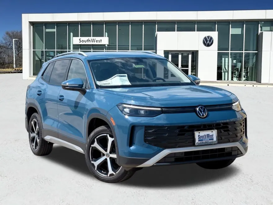2025 Volkswagen Tiguan SE photo 1