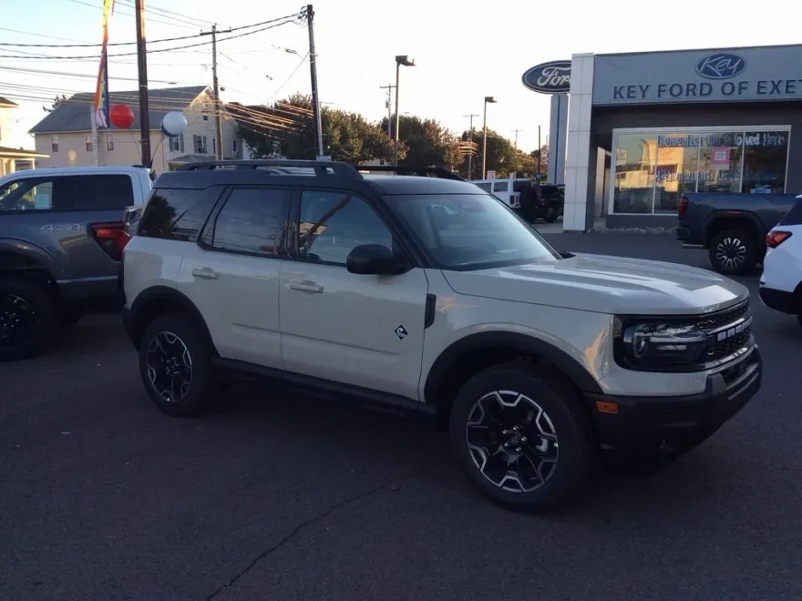 2025 Ford Bronco Sport Outer Banks photo 1