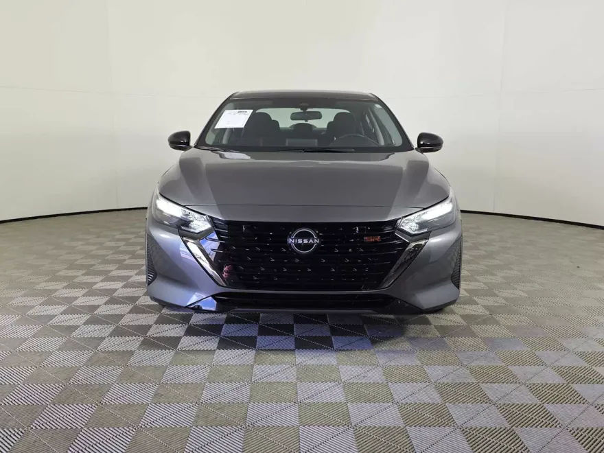 2024 Nissan Sentra SR photo 1