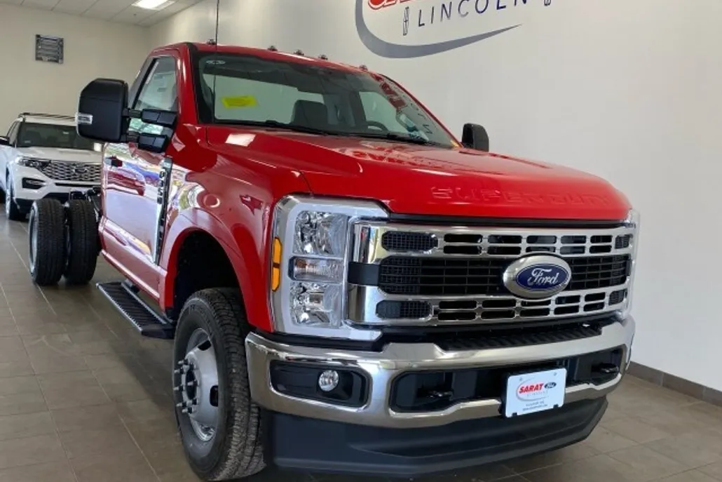 2025 Ford F-350 XL photo 1