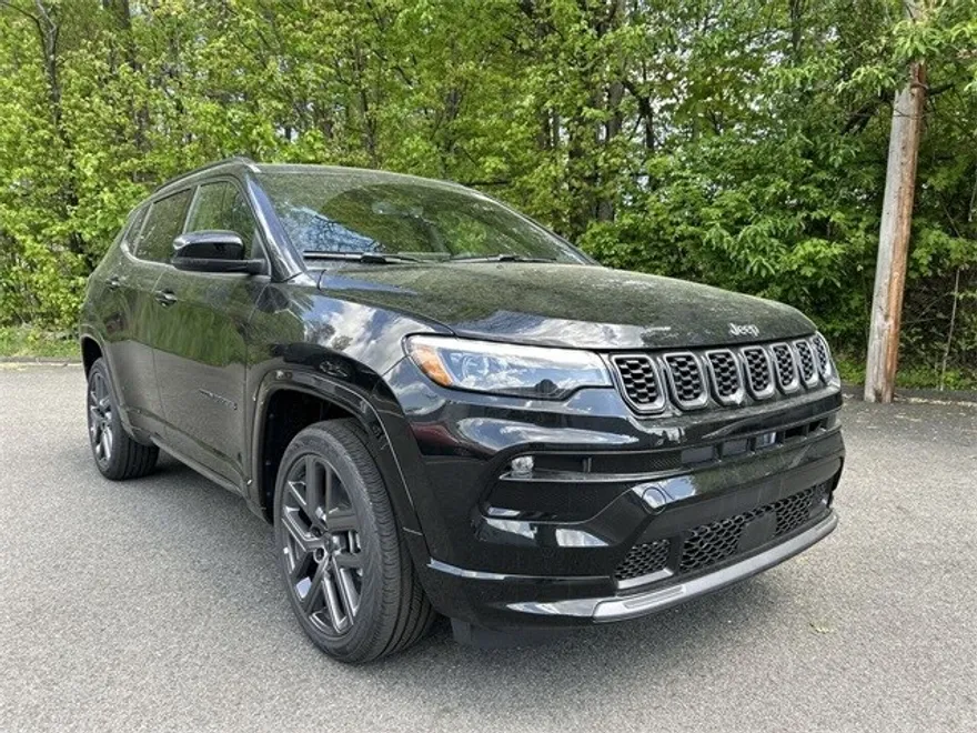 2025 Jeep Compass Limited photo 1