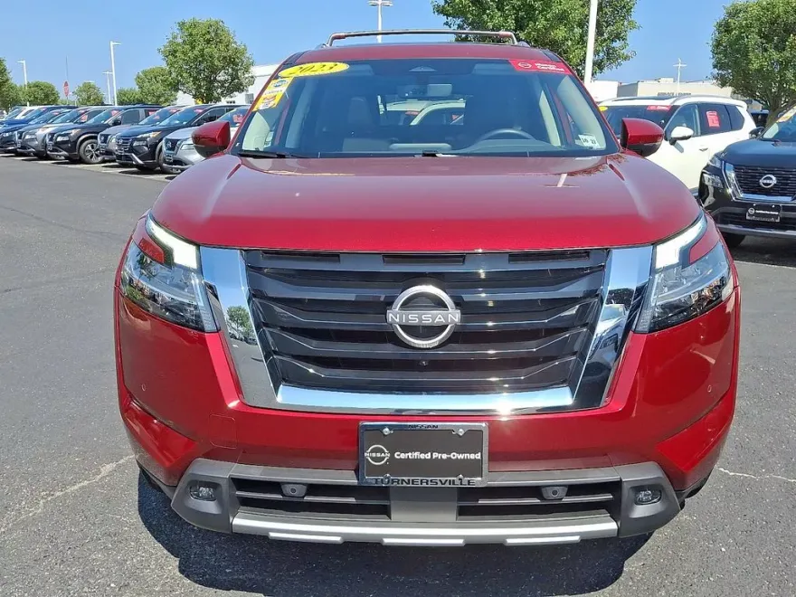 2023 Nissan Pathfinder SL photo 1