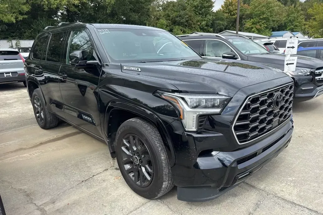 2024 Toyota Sequoia Platinum photo 1