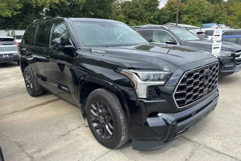2024 Toyota Sequoia Platinum photo 1