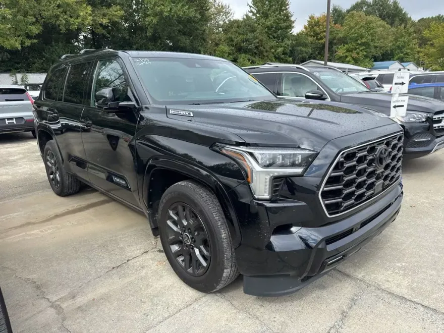 2024 Toyota Sequoia Platinum photo 1