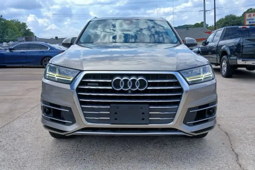 2017 Audi Q7 3.0T Prestige photo 1