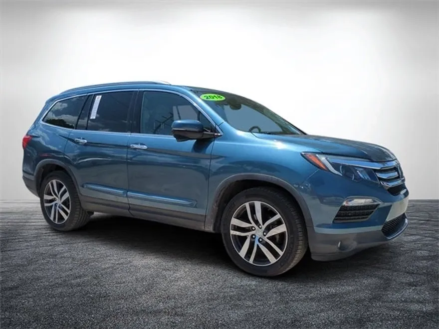 2018 Honda Pilot Touring photo 1