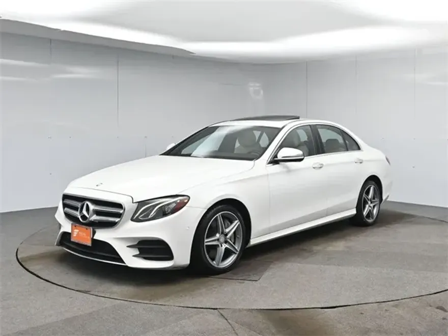 2017 Mercedes Benz E 300 photo 1