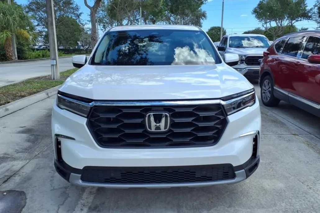2023 Honda Pilot EX-L photo 1