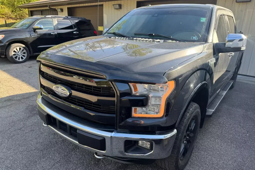 2015 Ford F-150 Lariat photo 1