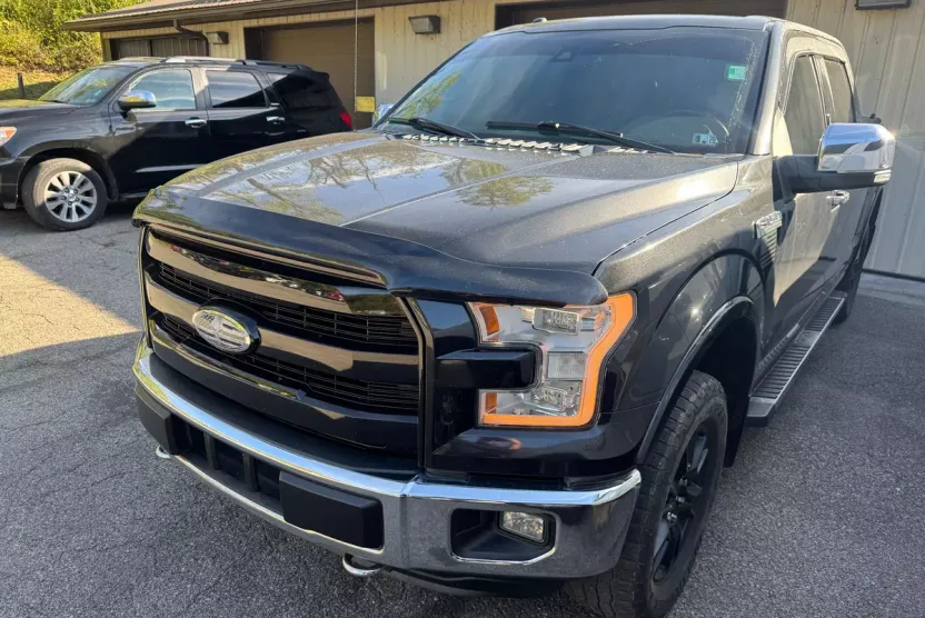 2015 Ford F-150 Lariat photo 1