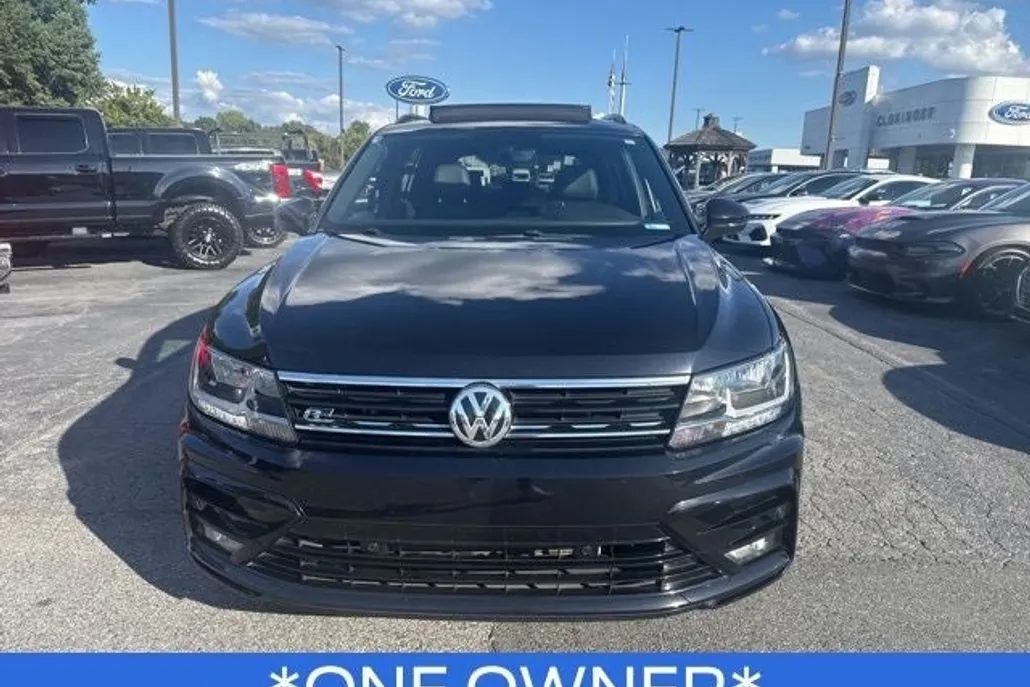 2020 Volkswagen Tiguan SE R-Line Black photo 1