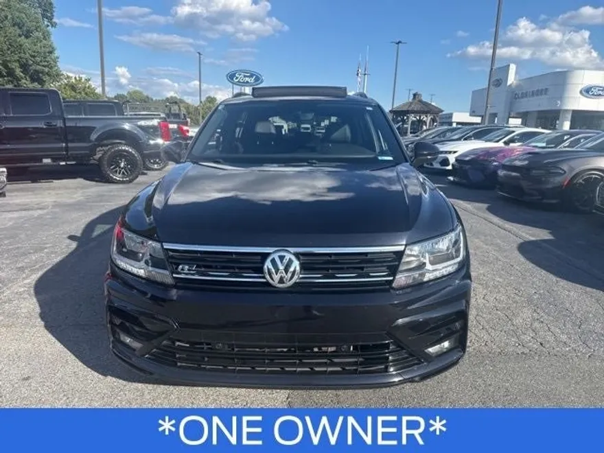 2020 Volkswagen Tiguan SE R-Line Black photo 1