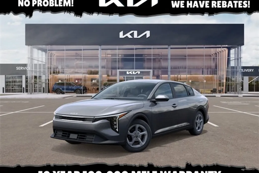 2025 Kia K4 LXS photo 1