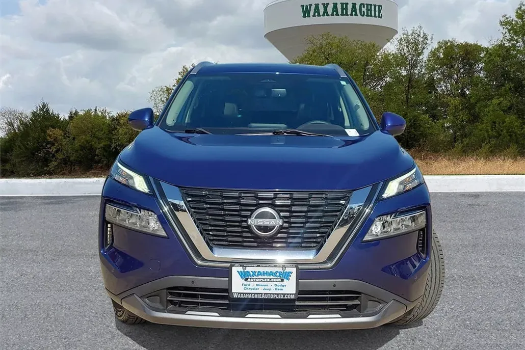 2023 Nissan Rogue SL photo 1
