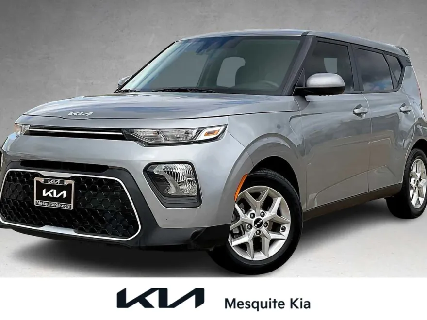 2022 Kia Soul LX photo 1