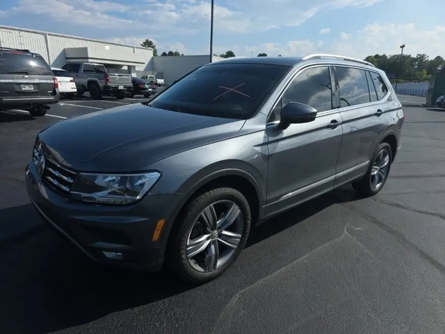 2020 Volkswagen Tiguan SE photo 1