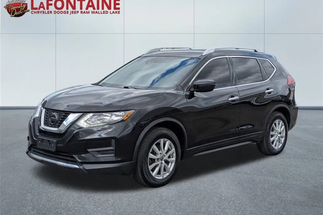 2020 Nissan Rogue SV photo 1