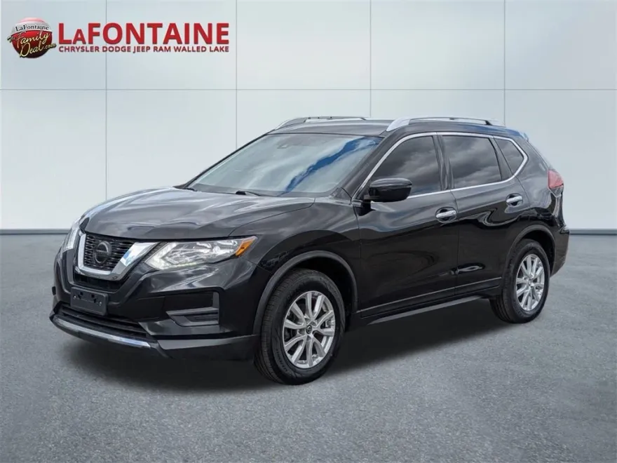 2020 Nissan Rogue SV photo 1