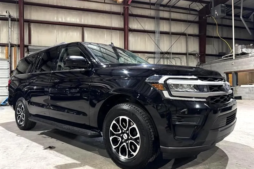 2022 Ford Expedition MAX XLT photo 1
