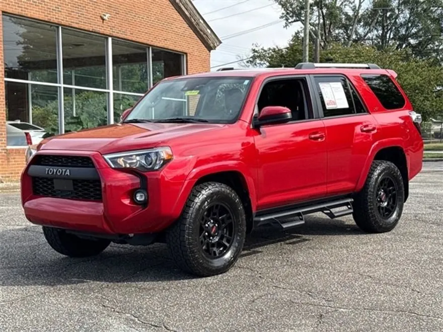 2022 Toyota 4Runner SR5 photo 1