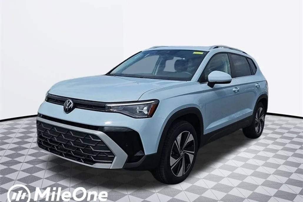 2025 Volkswagen Taos SE photo 1
