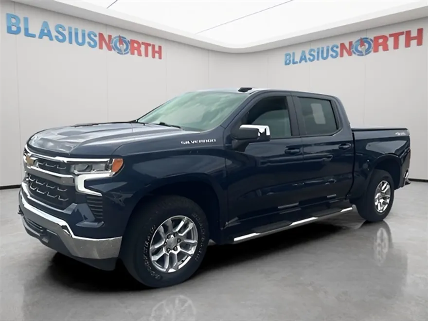 2022 Chevrolet Silverado LT 1500 photo 1
