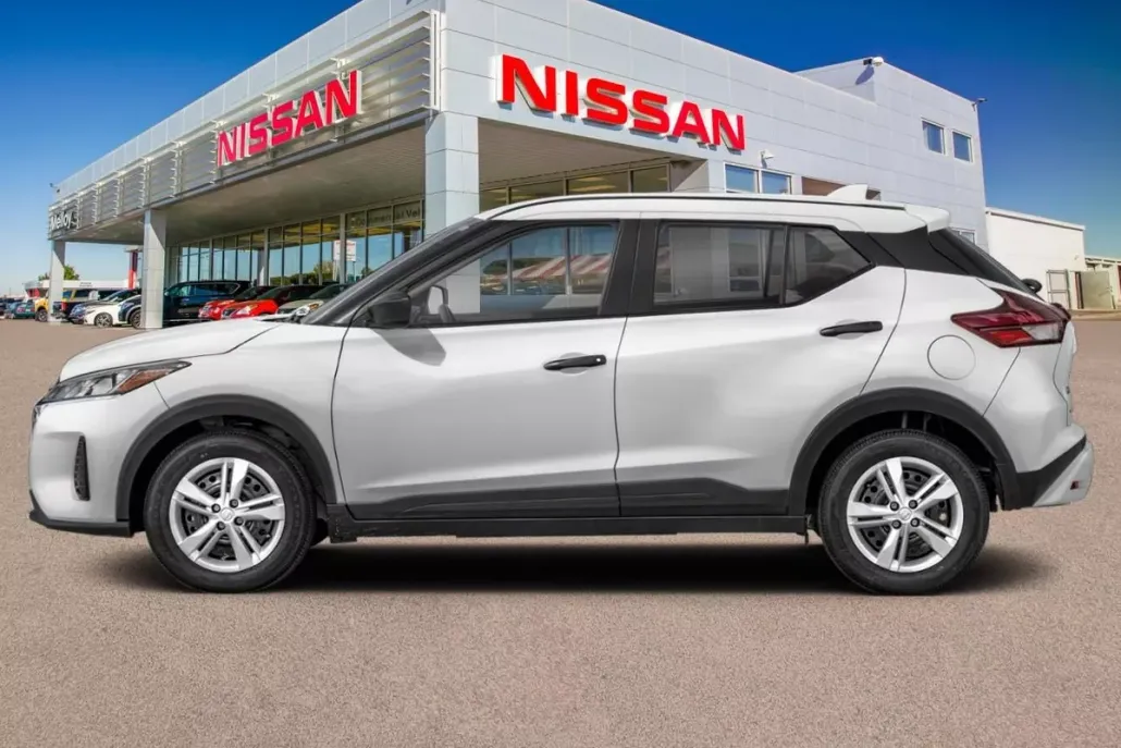 2025 Nissan Kicks Play S photo 1