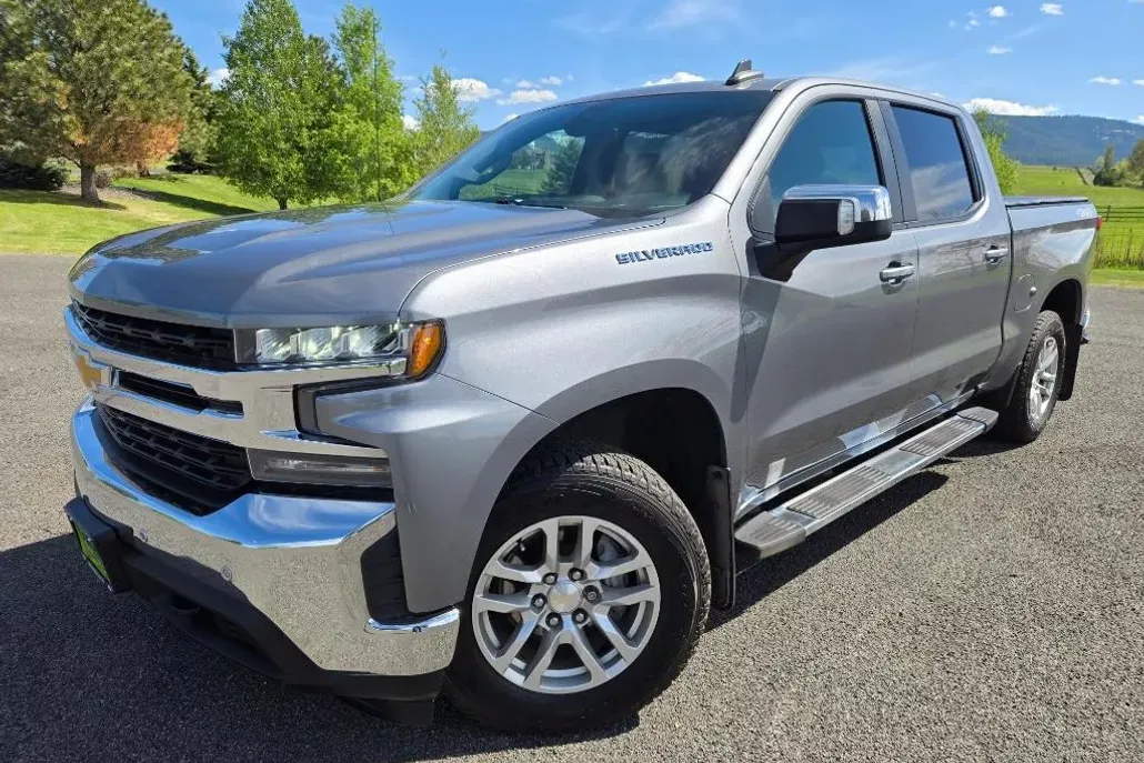 2022 Chevrolet Silverado 1500 LT photo 1