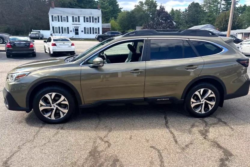 2020 Subaru Outback Limited photo 1