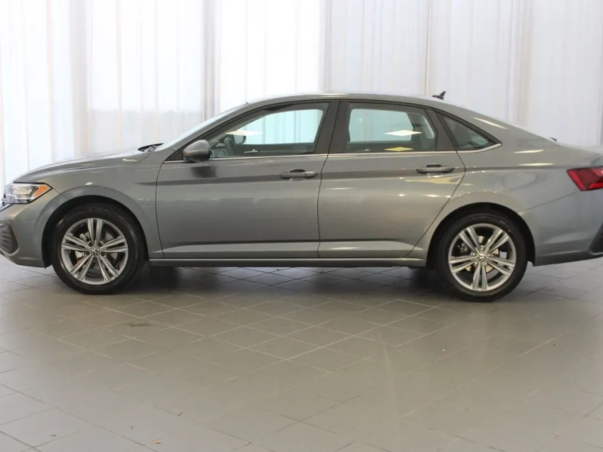 2022 Volkswagen Jetta SE photo 1
