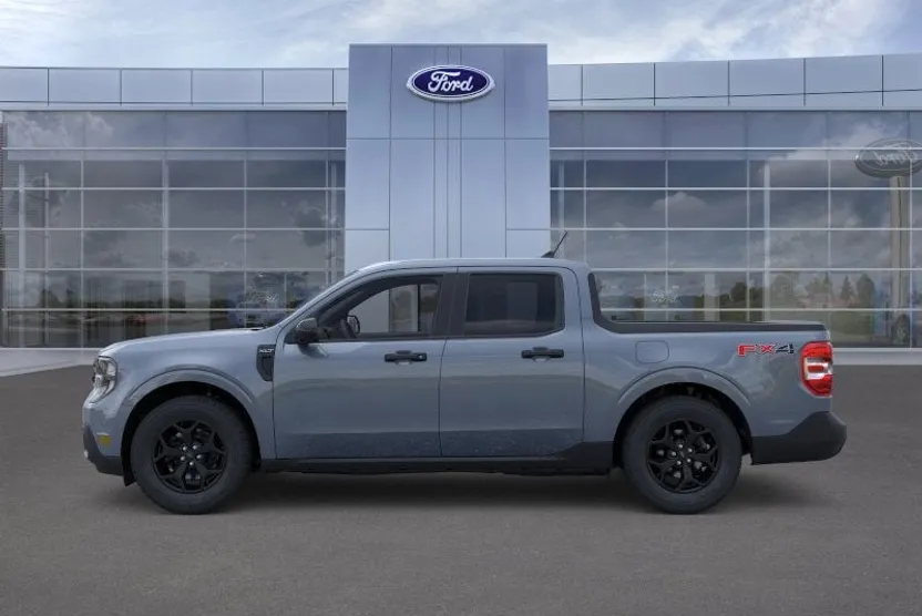 2025 Ford Maverick XLT photo 1
