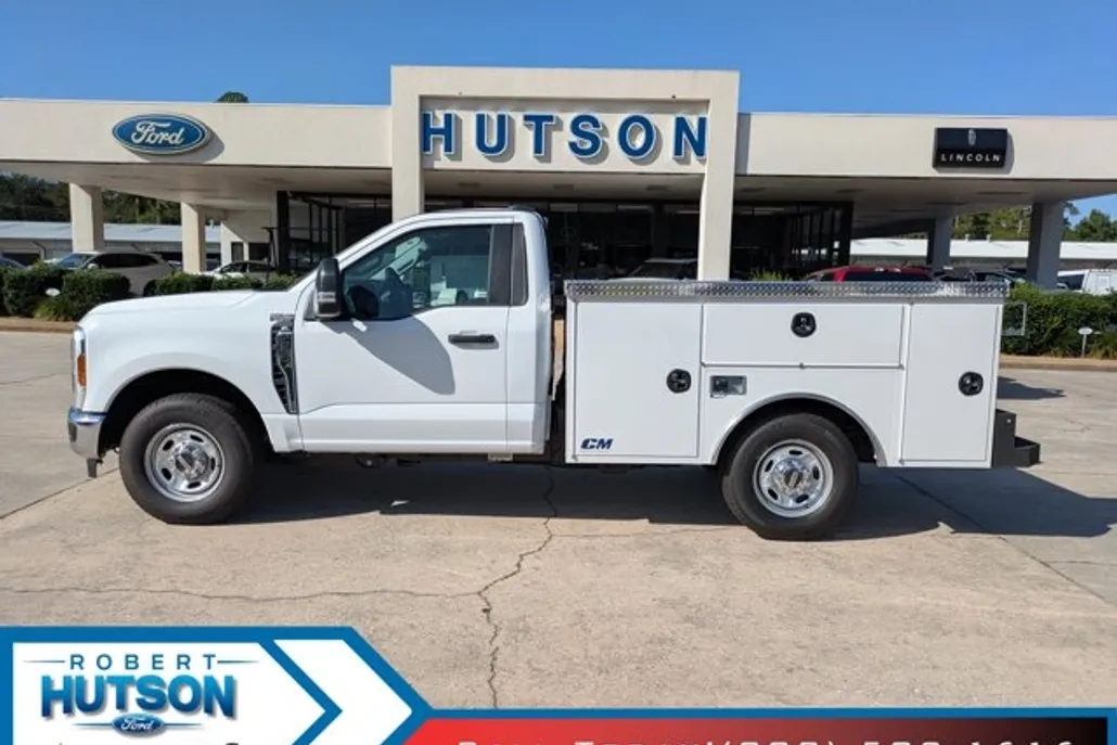 2025 Ford F-250 XL photo 1