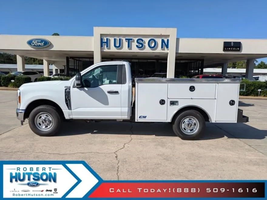 2025 Ford F-250 XL photo 1