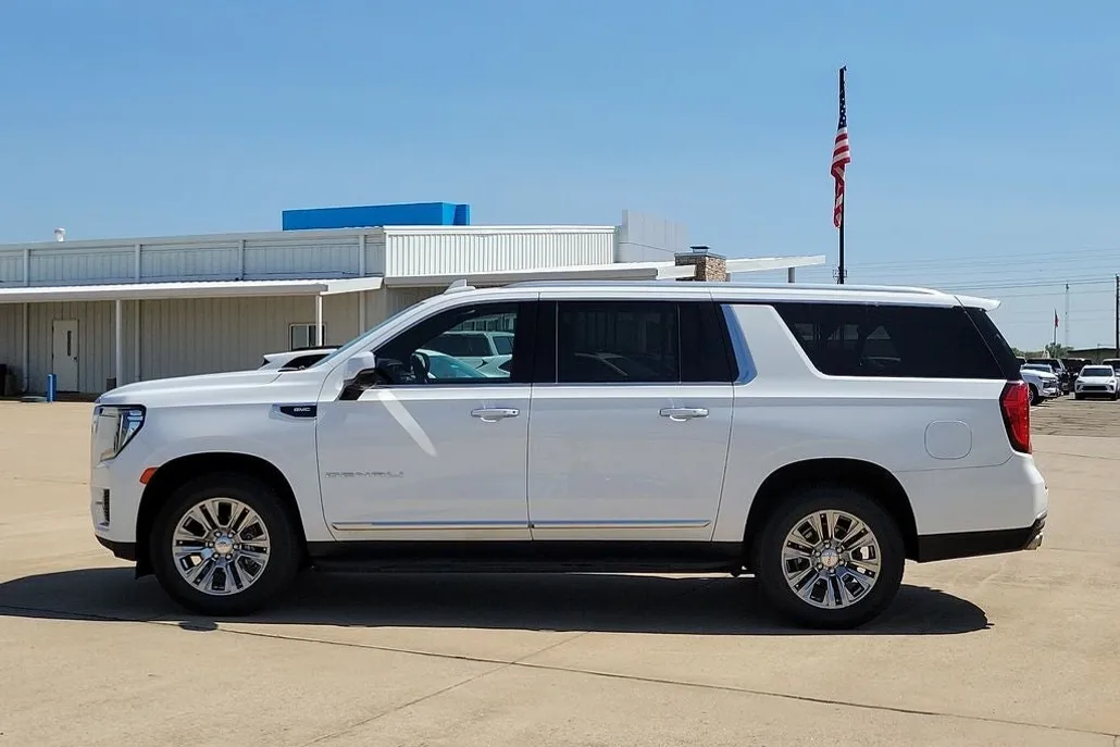 2023 Gmc Yukon XL Denali photo 1