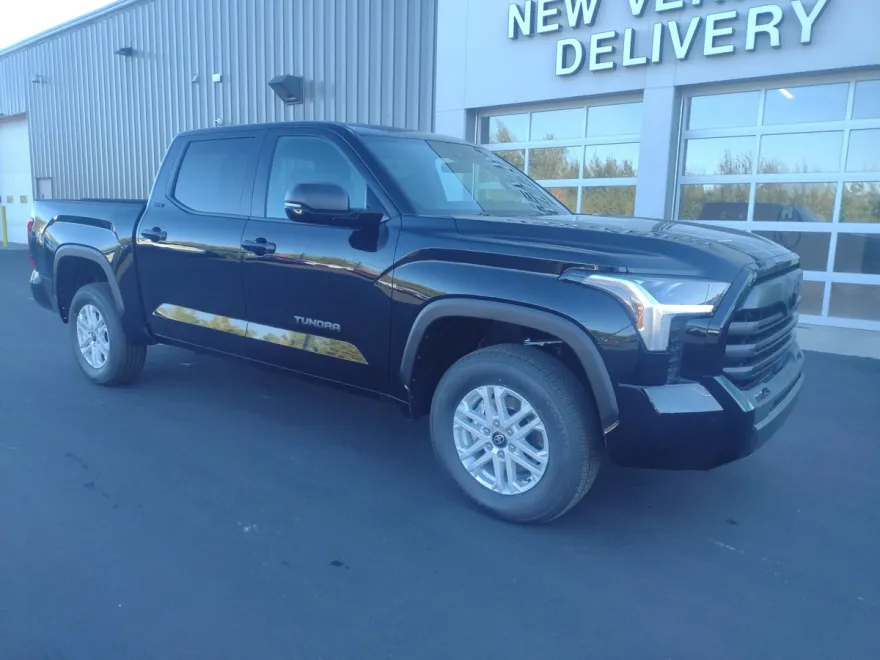 2026 Toyota Tundra SR5 CrewMax photo 1