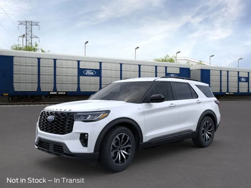 2025 Ford Explorer ST-Line photo 1