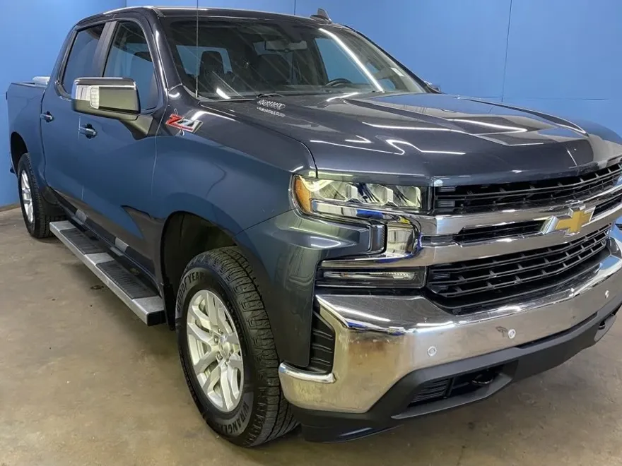 2022 Chevrolet Silverado 1500 LT photo 1