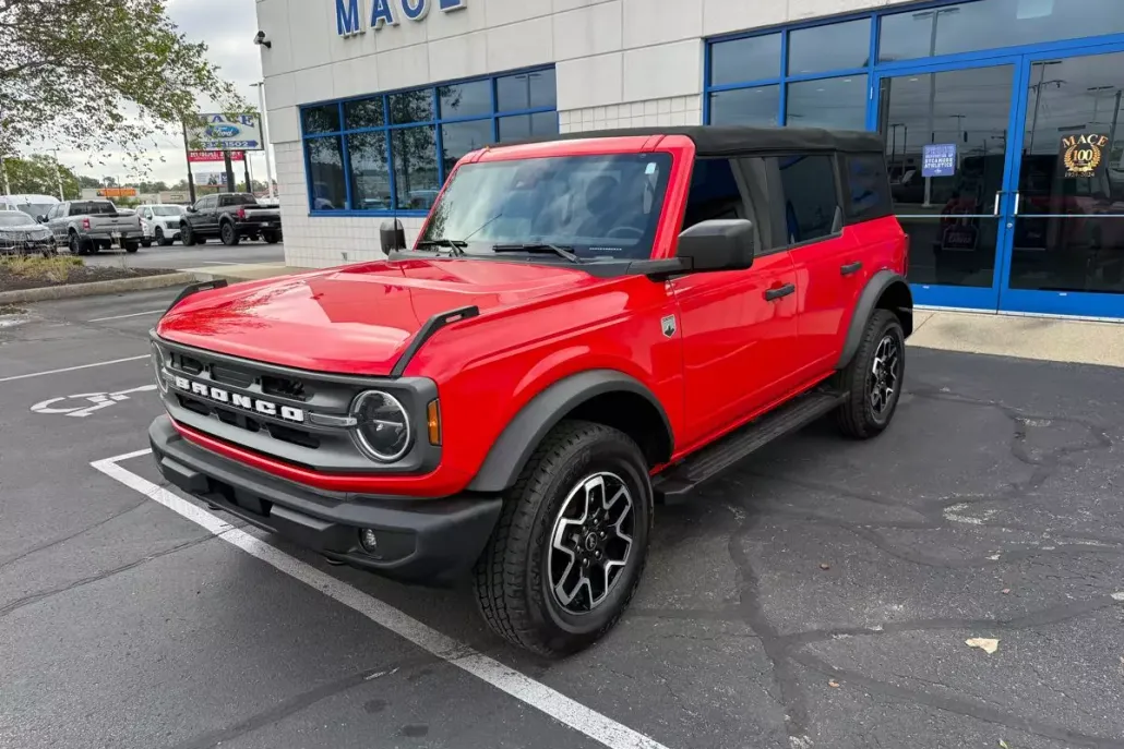 2022 Ford Bronco Base Big Bend Black Diamond Outer Banks photo 1