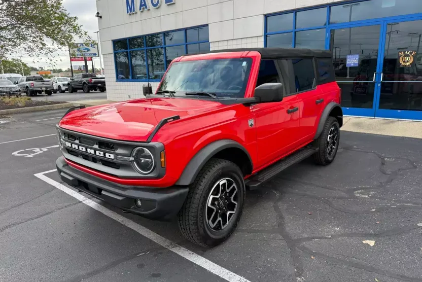 2022 Ford Bronco Base Big Bend Black Diamond Outer Banks photo 1