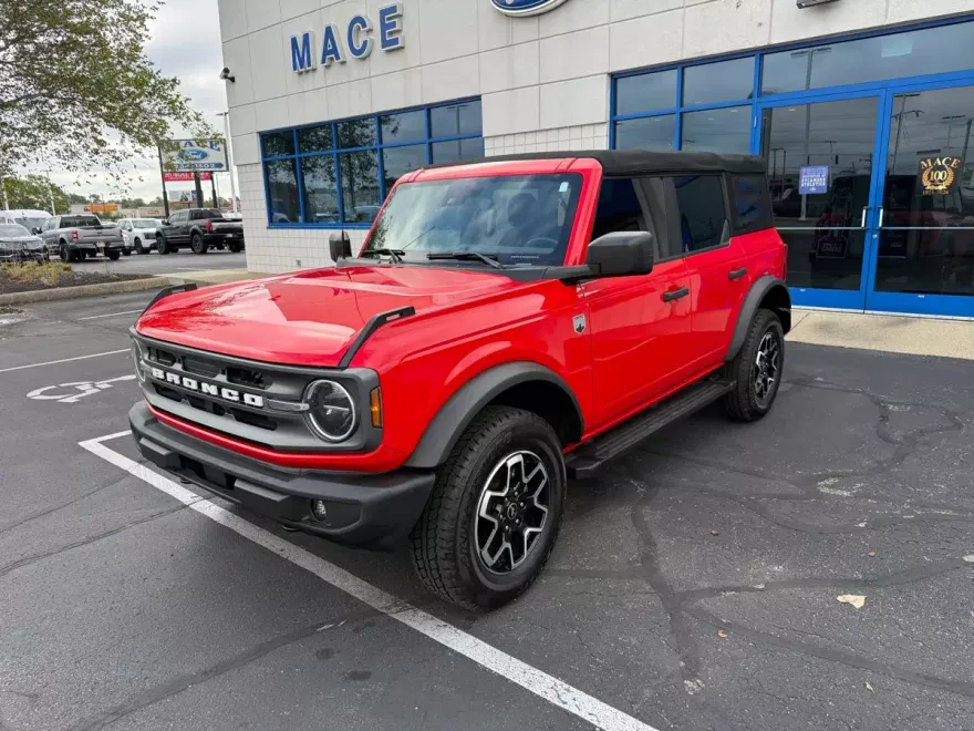 2022 Ford Bronco Base Big Bend Black Diamond Outer Banks photo 1