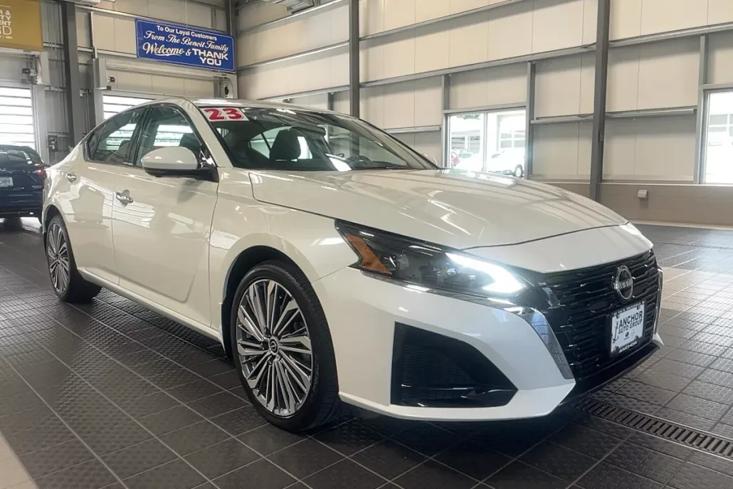 2023 Nissan Altima 2.5 SL photo 1
