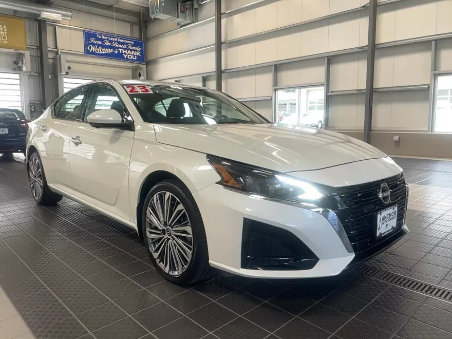 2023 Nissan Altima 2.5 SL photo 1